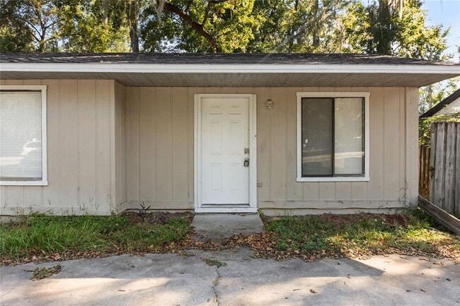 Building Photo - 1031 SW 61st St Rental