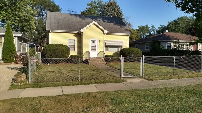 1 habitación en el segundo piso de un apartamento de 2 habitaciones - 2541 Gilead Ave
