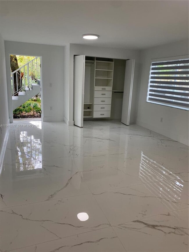 Photo - 7843 NE 10th Ave Unidad 2