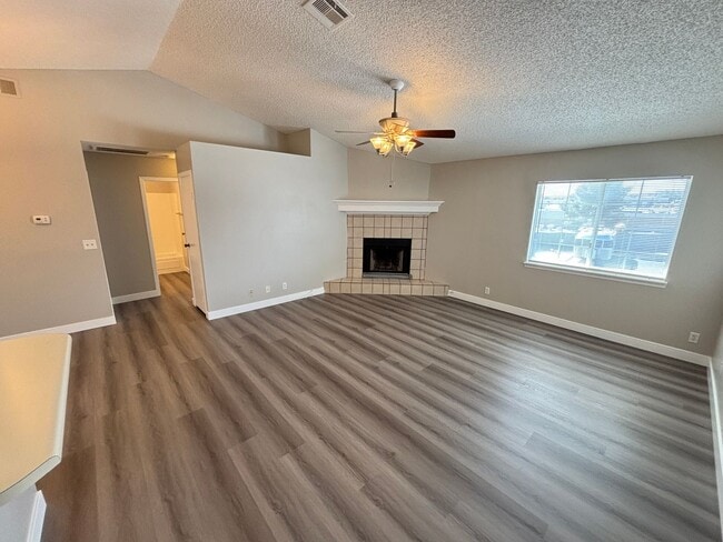 Photo - Charming 2Bed/1Bath 2nd Floor Condo located in Duck Creek Village Unit 203