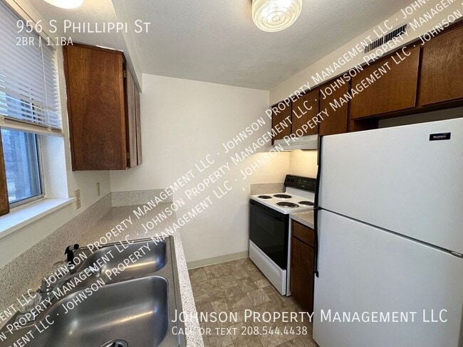 Photo - 956 S Phillippi St