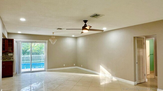 Photo - 650 E Campus Cir