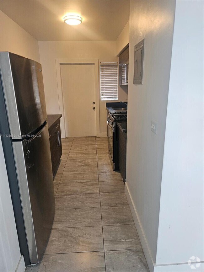 Building Photo - 7835 Crespi Blvd Unit 2 Rental