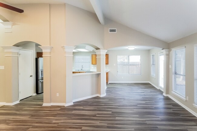 Photo - 6723 River Rd