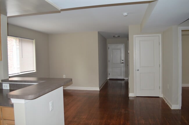 Bass Circle Apartments
