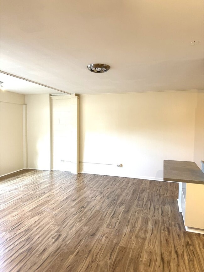 Photo - Highly Desirable Dowsett - Move-in Ready One Bedroom - Internet Included!