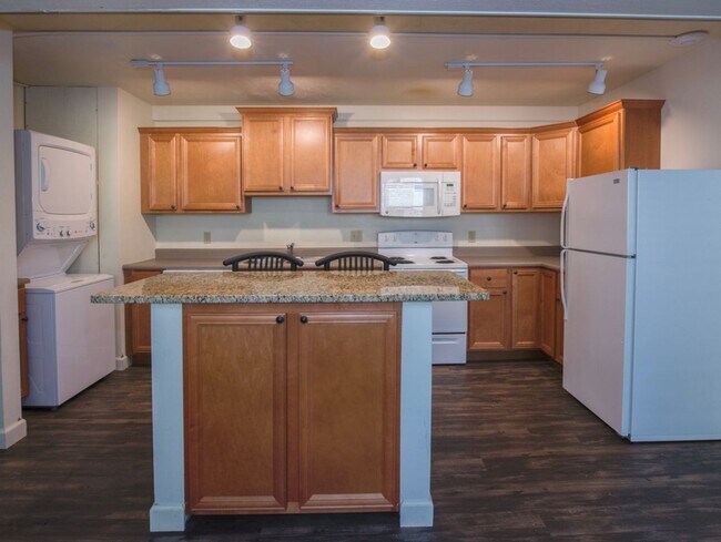 Photo - 512 E Stoughton St