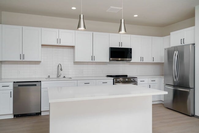 The Vistas Apartments at Beacon Hill