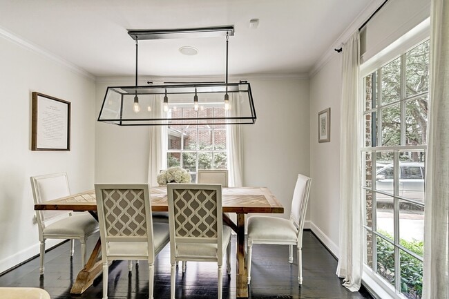 Photo - 2829 Sunset Blvd