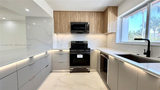 Photo - 3826 NE 171 St