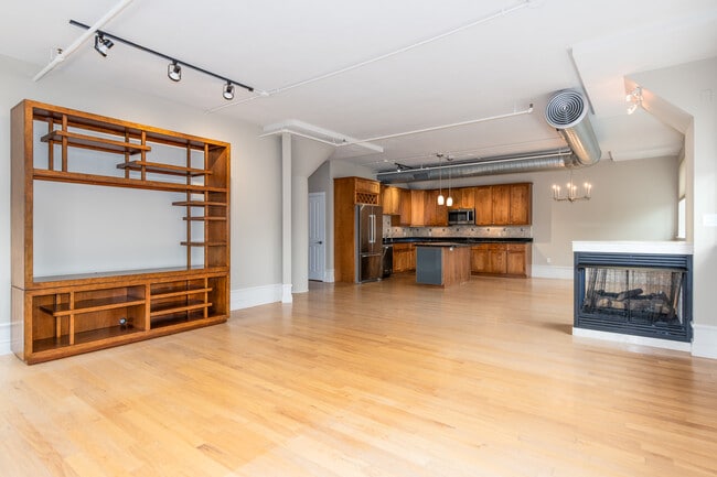 Building Photo - 4901 Washington Blvd Unit 3A Rental