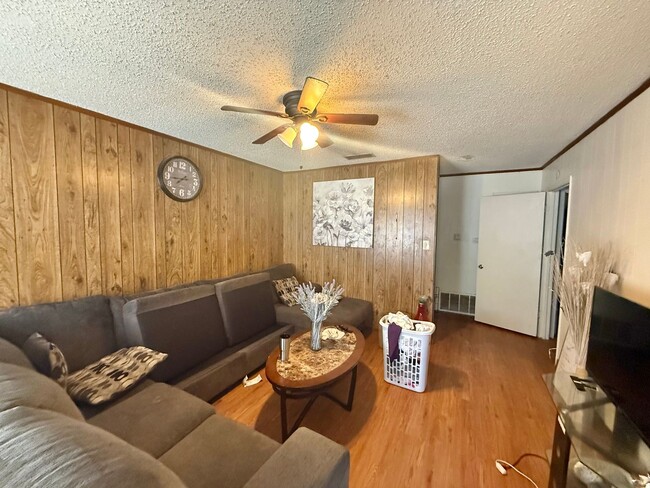 Photo - 12402 Gentry St Unidad 228