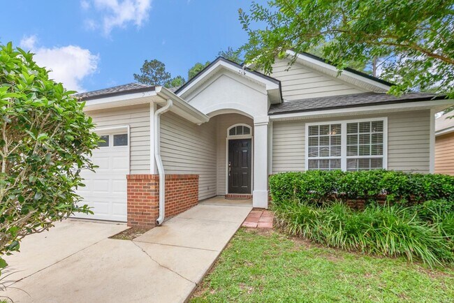 Photo - 2521 Heathrow Dr House