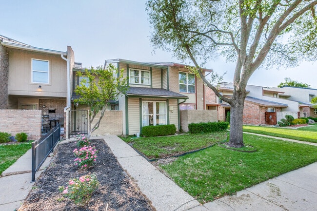 Photo - 4120 Towngate Blvd
