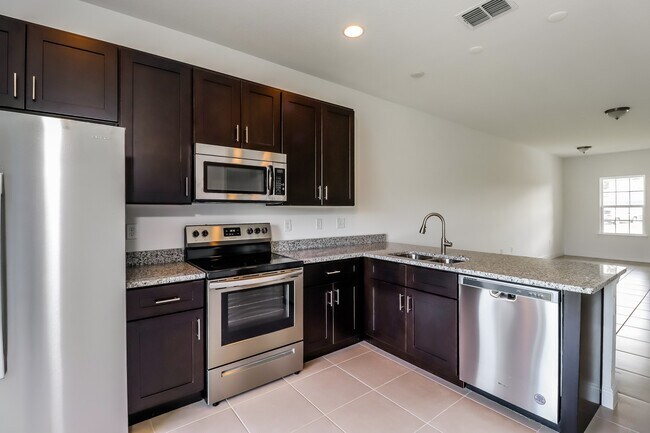 Photo - 532 Imperial Pl