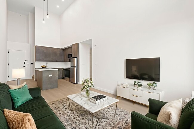 Building Photo - 1 Mallory Ave Unit 501