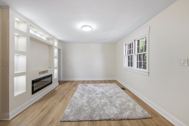 Photo - 707 Wade Ave