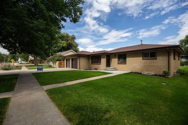 Photo - Charming All-Brick 2 Bedroom 3 bathroom Ranch Near Downtown Windsor!