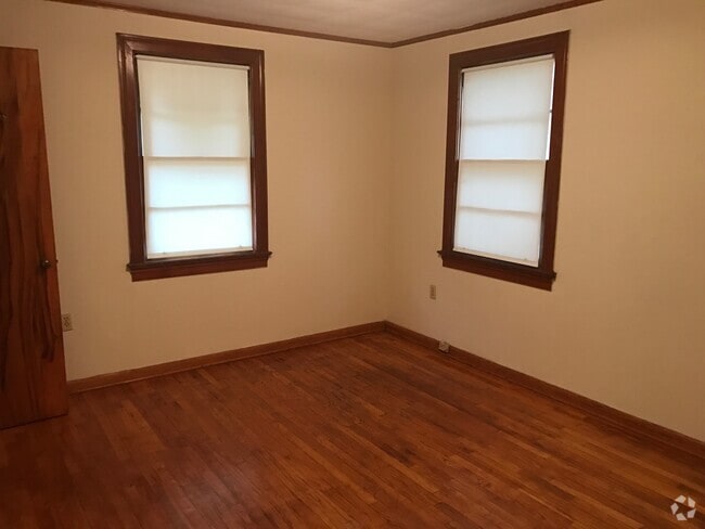 Building Photo - 704 E Thomas St Rental