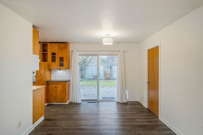 Photo - 8715 N Washburne Ave