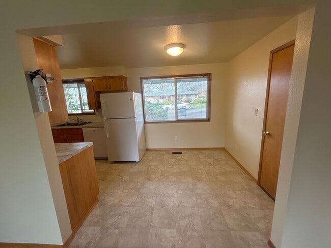 Photo - Beautiful 3 Bedroom 1 1/2 Bath with Huge Fenced Backyard! Tour Today!