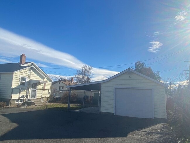 Building Photo - 1012 Pleasant Ave