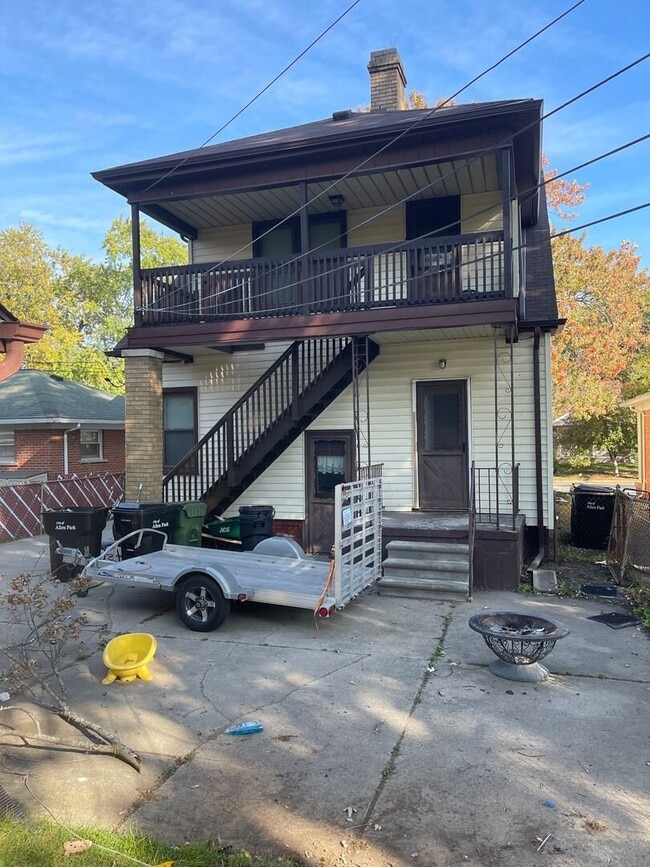 2 Bedroom 1 Bathroom Multi-Family Home in Allen Park- 1st Floor Flat