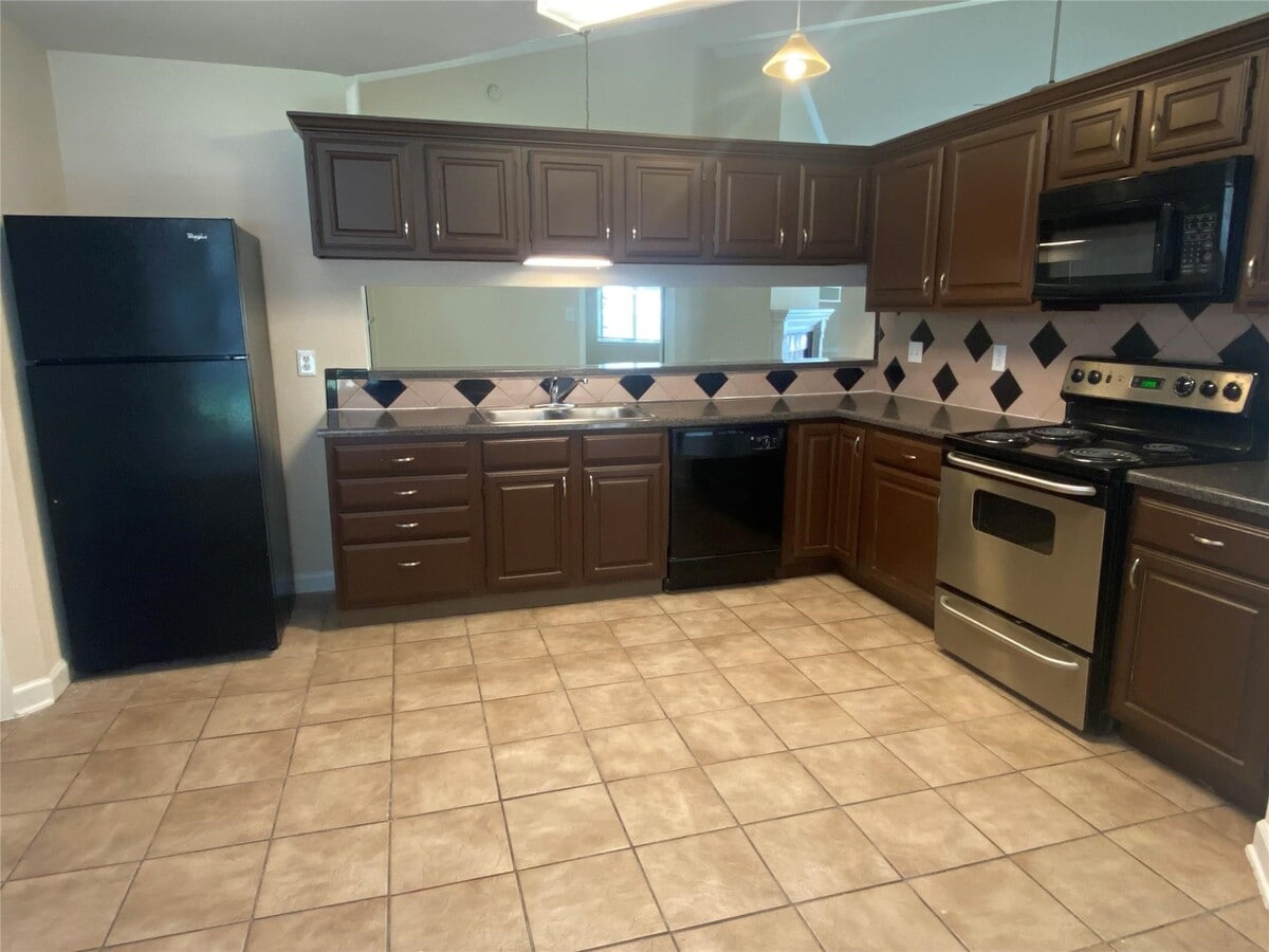 Photo - 2214 S Ferrisburg Ct