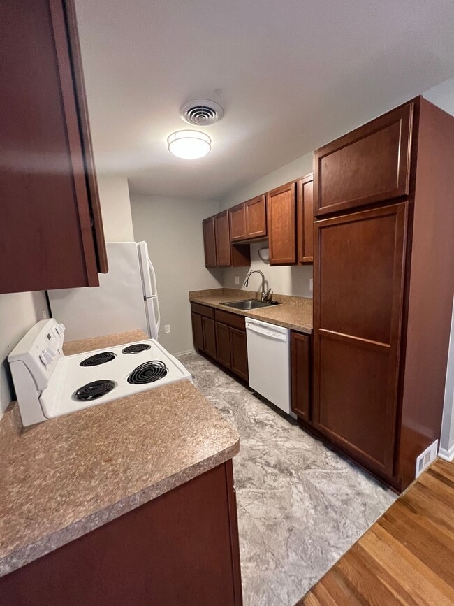 Photo - Rosewood Apartments