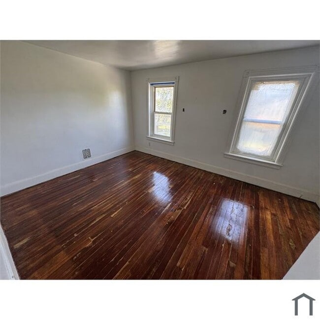 Photo - 330 Walnut St