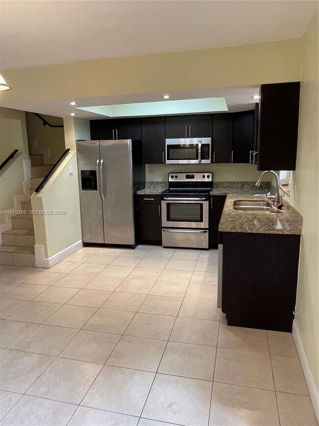 1024 W 79th St