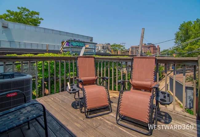 938 Willow-2 - 938 Willow-2 Apartment Unit 2