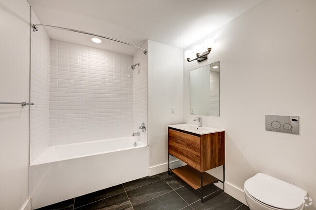 1BR, 1.5BA - 1366SF - Bathroom - South Street Lofts