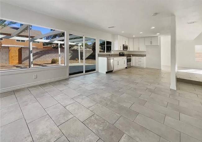 Photo - 9670 Summerville St