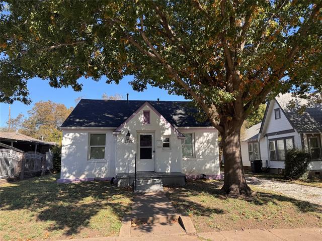 Building Photo - 2547 Sharon St