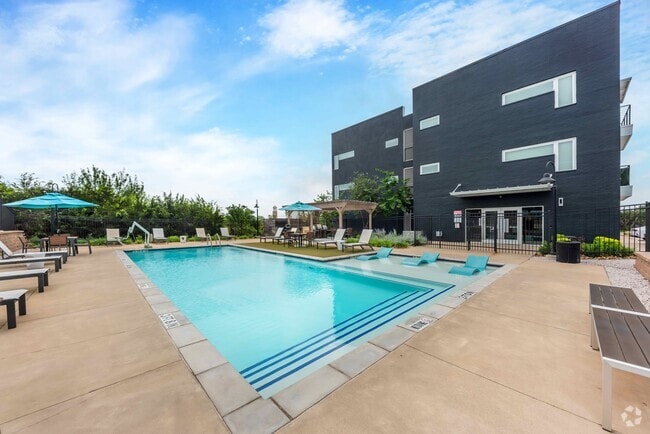 Resort Style Pool - The View at Cedar Park Rental