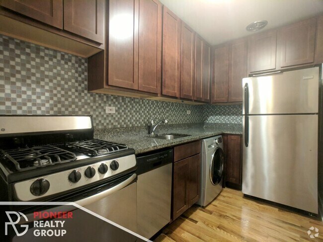 Building Photo - 557 W Arlington Pl Unit 3 Rental