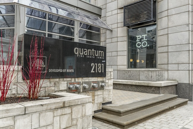 Photo - 2181 Yonge St