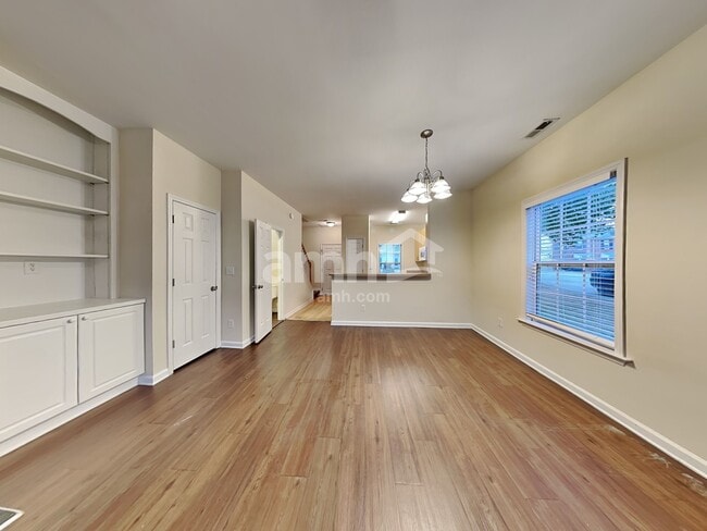 Photo - 129 Buchanan Ln