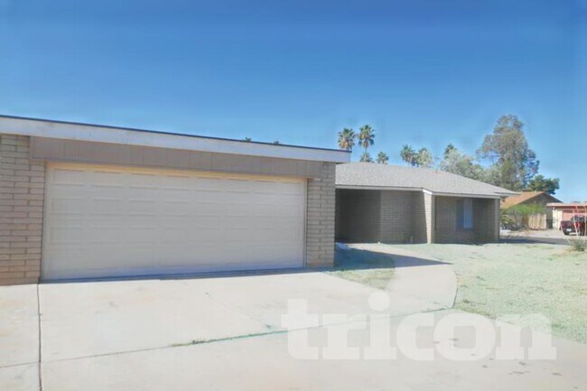 Photo - 823 W Juanita Cir