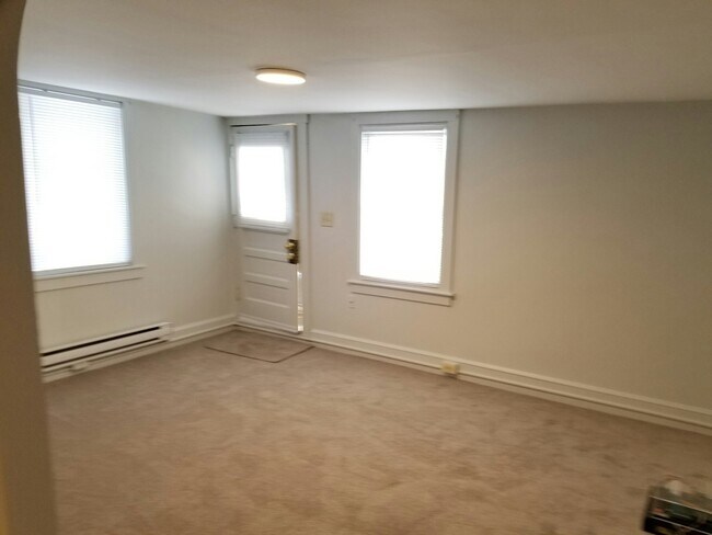 Photo - 7 1/2 Fletcher Street