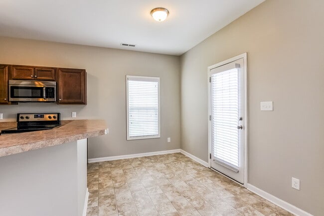 2401 King Malcolm Ln