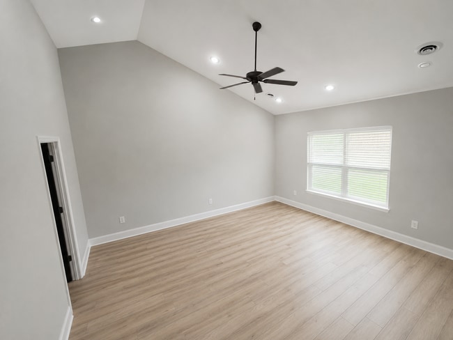 Photo - 2086 Meadow Creek Ln
