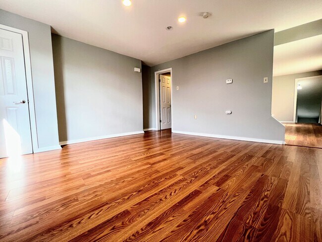 819 McCandless Ave Unit #2