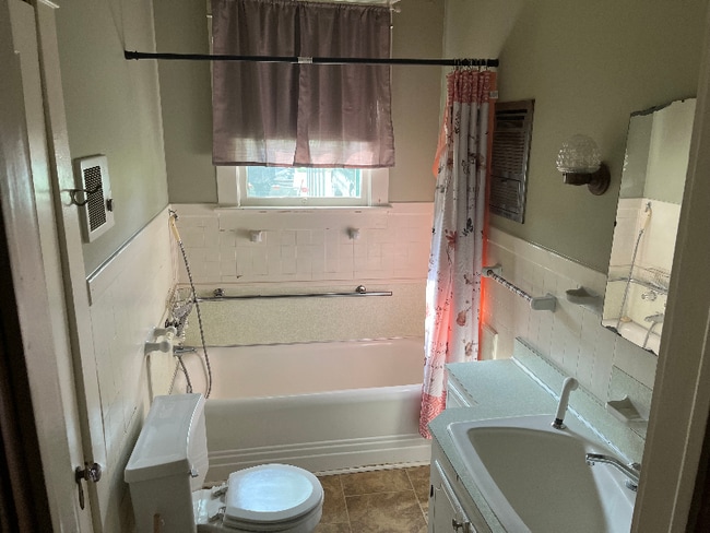 Photo - 710 W St Peter St