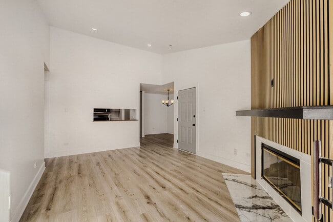 Photo - 42 N Park Ave Unit 3