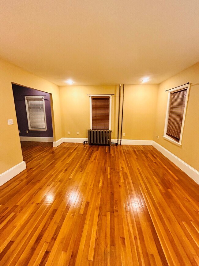 Photo - 23 Holmfield Ave