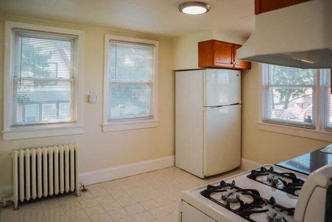 2nd floor - 500 W Broadway Unit 2