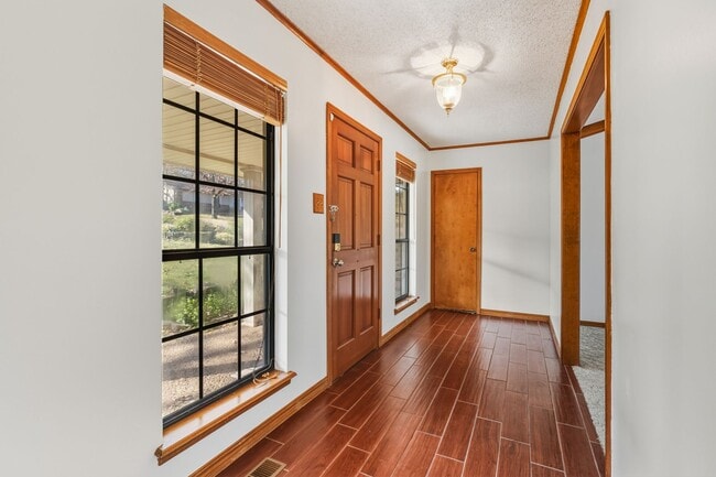 Photo - Beautiful 3 Bed / 2 Bath Home in Fort Smith (0.73 Acre Lot)