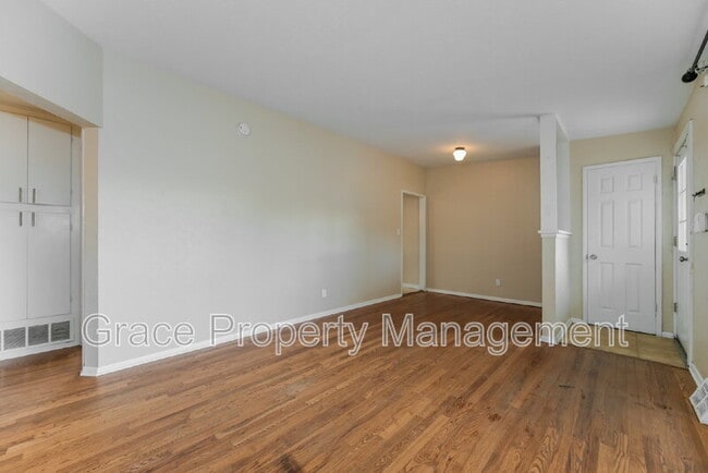 Photo - 701 S Simms St